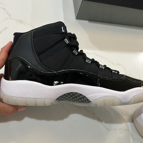 Jordan 11 Retro Jubilee size 6Y - Picture 4 of 10
